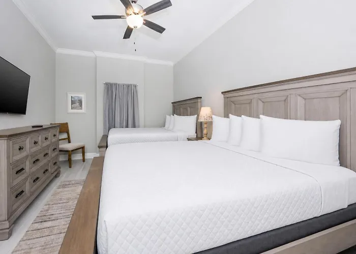 Phoenix Gulf Towers 1007 Apartment